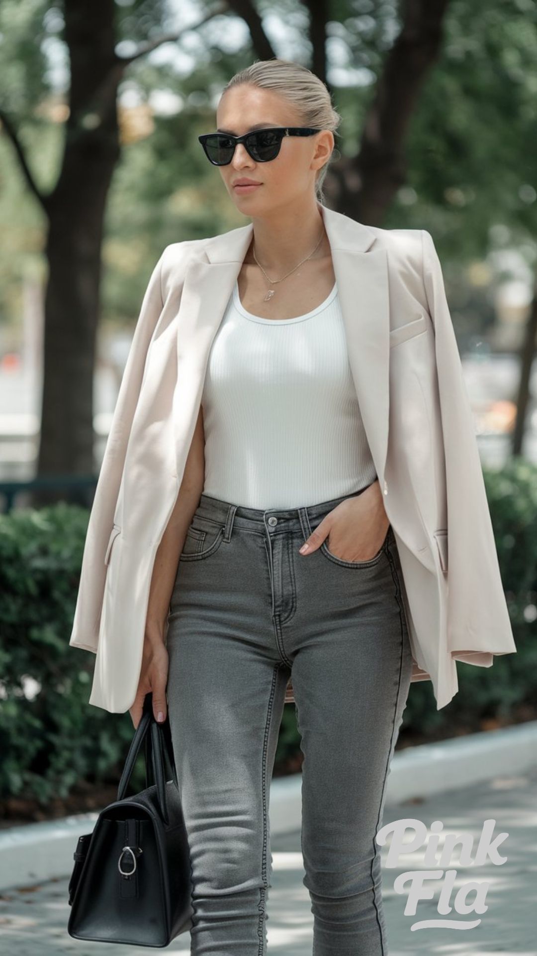 Chic Beige Blazer Look - Spring Outfits with Jeans