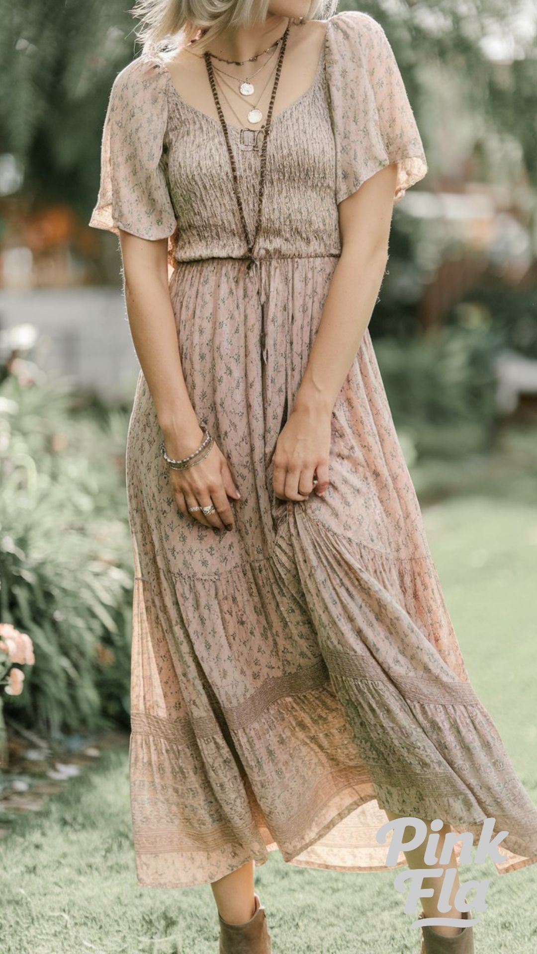 Flowing Boho Style for Effortless Days - Outfits for Small Chests