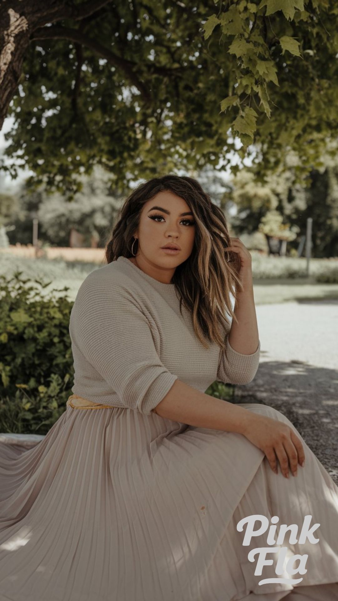 Soft Neutrals in Knit and Pleats - Casual Summer Outfits for Curvy Women