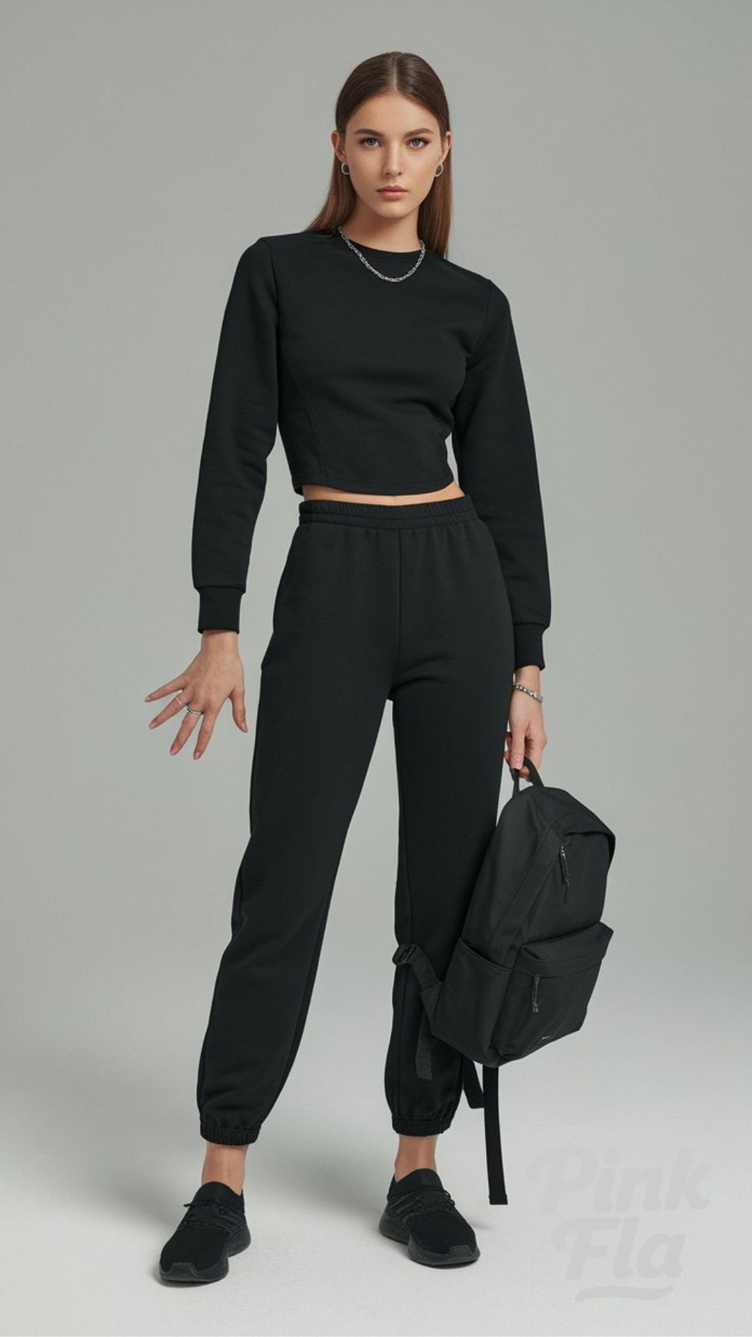 Monochrome Minimalism in All Black - Outfits with Sweatpants for School